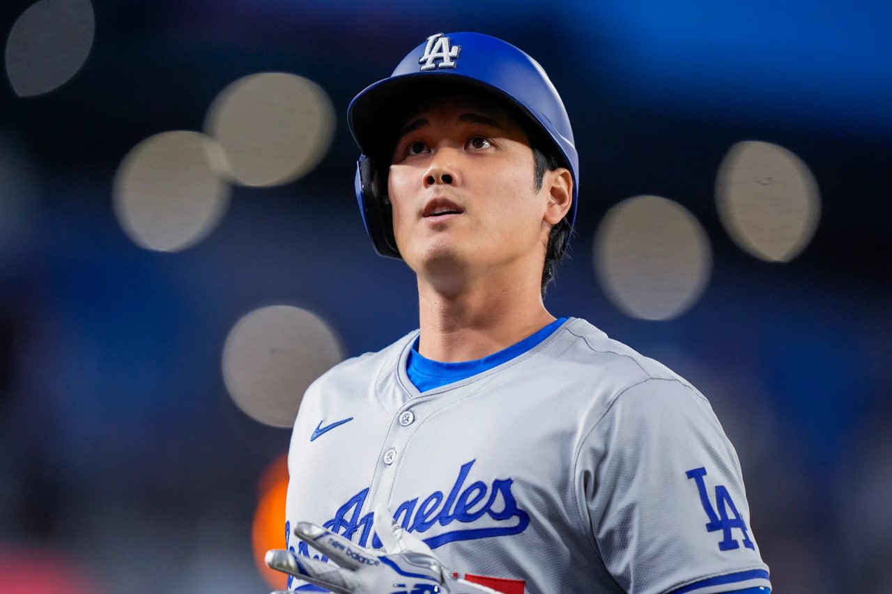 Will Shohei Ohtani win three consecutive World Series titles?